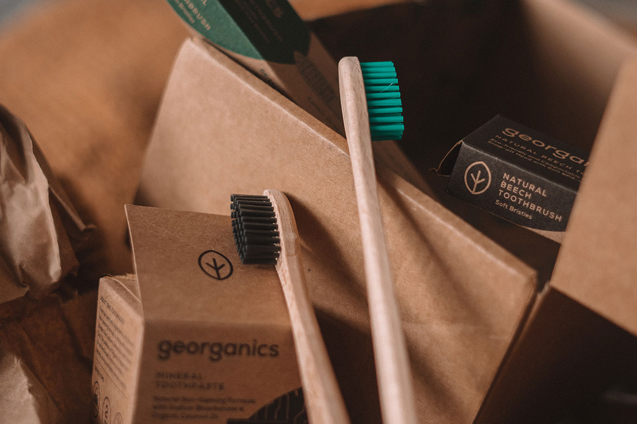 Go Green with Eco-Friendly Cosmetic Packaging